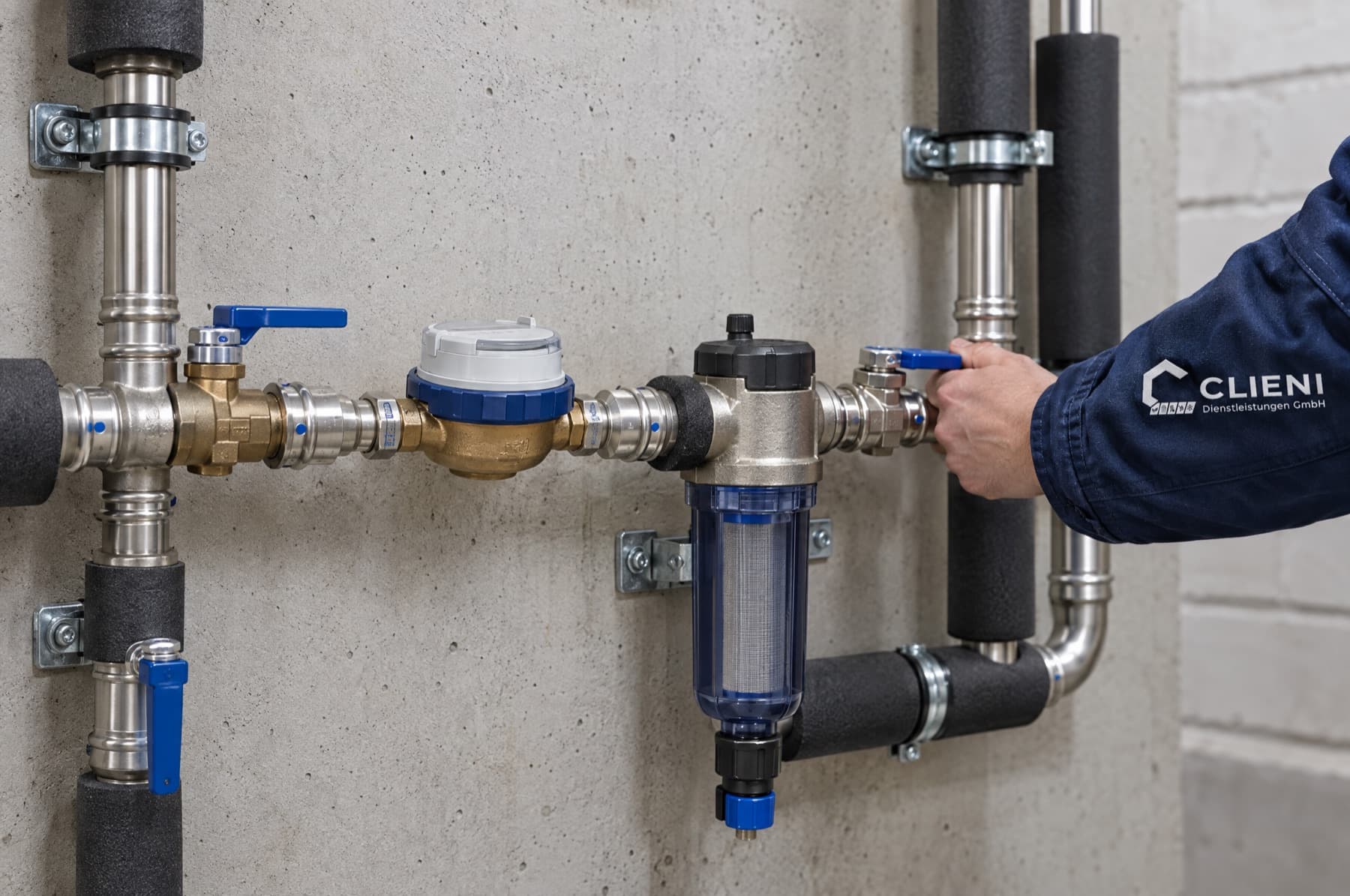 Trinkwasser-Hausanschluss mit Wasserzähler, Filter und Absperrarmaturen